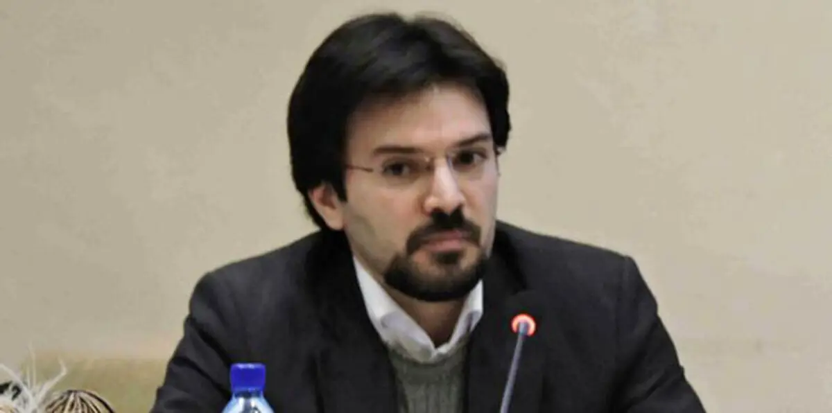 إيران تعتقل صحفياً لكشفه حجم الفساد في بلدية طهران