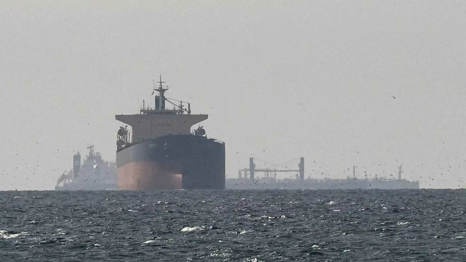 منتجو الشرق الأوسط يستعدون لاستئناف تصدير النفط عبر هرمز