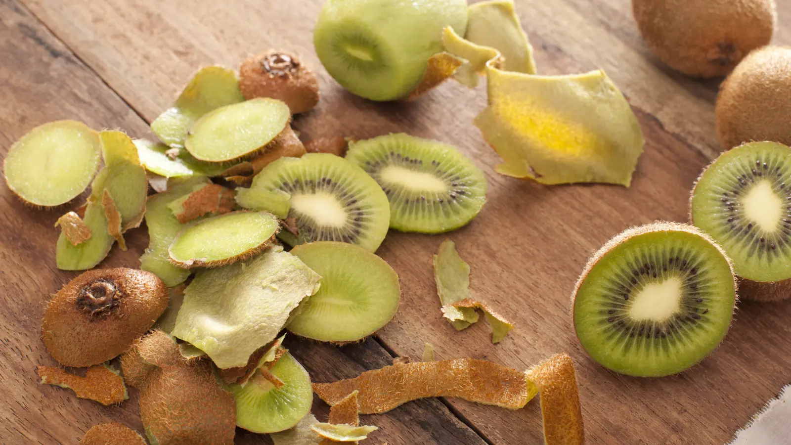 فوائد قشر الكيوي.. إليك ما لا تعرفه