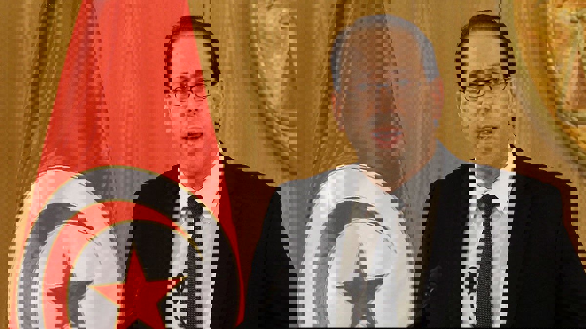 تونس.. التحقيق مع "الشاهد" بتهمة التدخل لصالح صهر بن علي