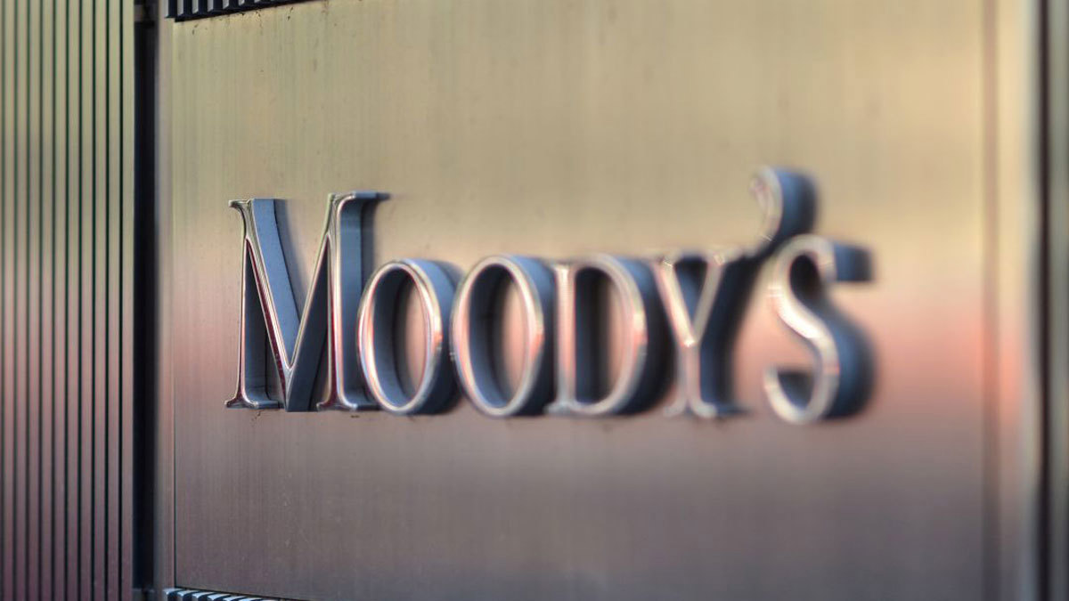 "موديز" تخفض درجة تصنيف سلطنة عمان الائتماني