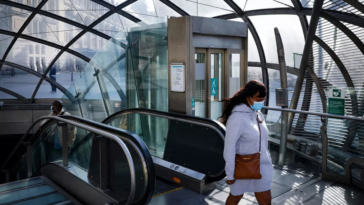 فرنسا ترفع قيود الدخول أمام القادمين من أوروبا اعتبارا من الاثنين