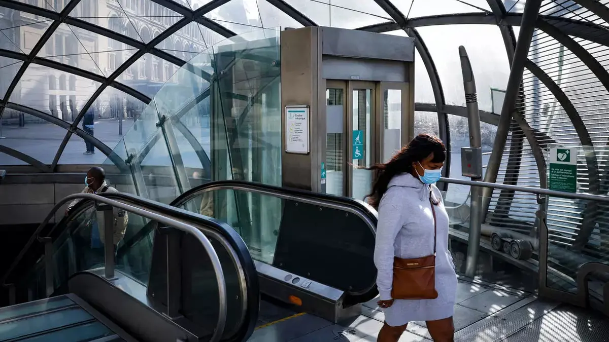 فرنسا ترفع قيود الدخول أمام القادمين من أوروبا اعتبارا من الاثنين