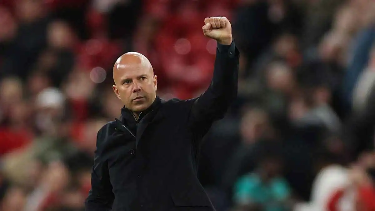 آرني سلوت مدرب ليفربول