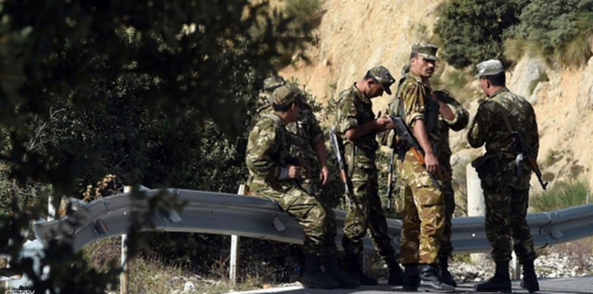 الجيش الجزائري يضبط ترسانة من الأسلحة جنوب البلاد