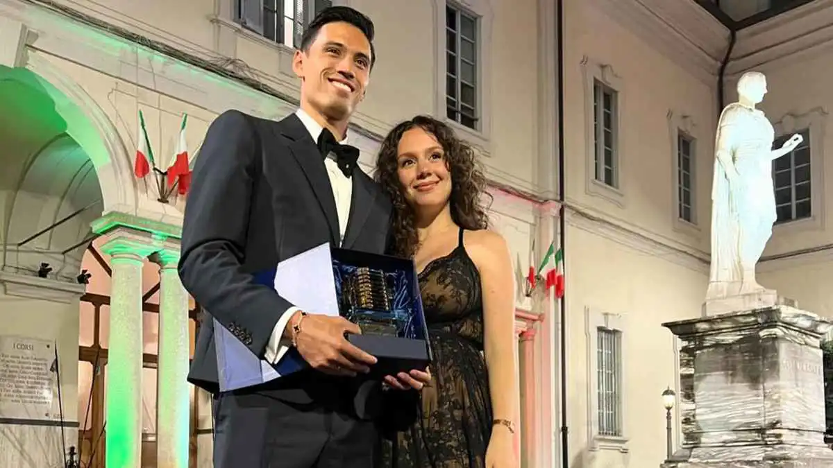 أثارت جدلا واسعا.. مَن زوجة نجم مانشستر سيتي "العراقية"؟ (صور)