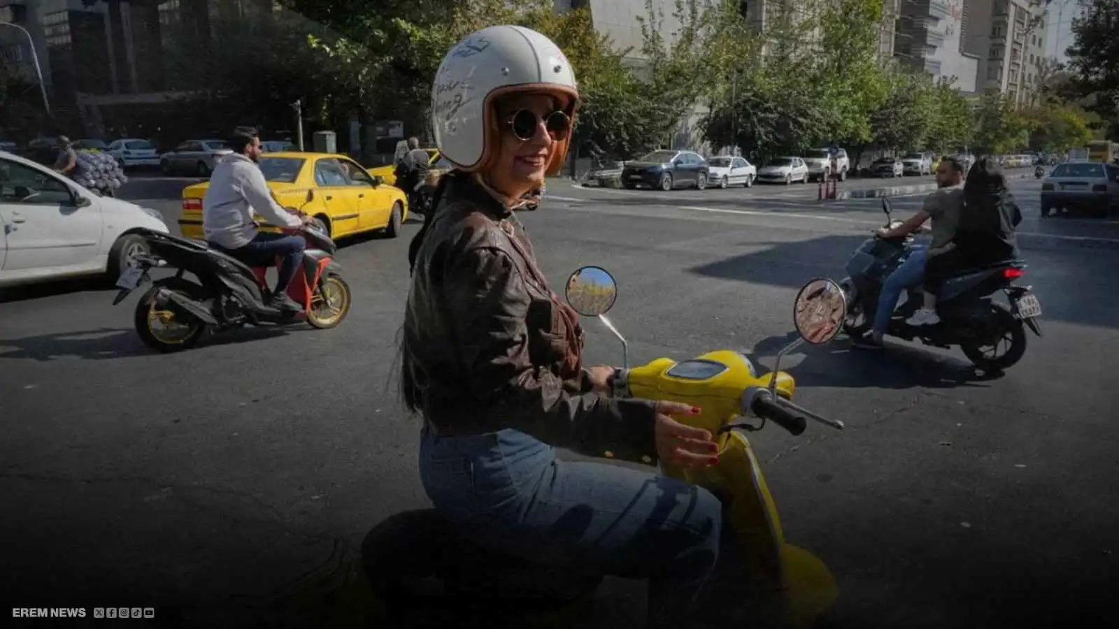 نساء إيران يكسرن المحظورات.. دراجات نارية في شوارع طهران