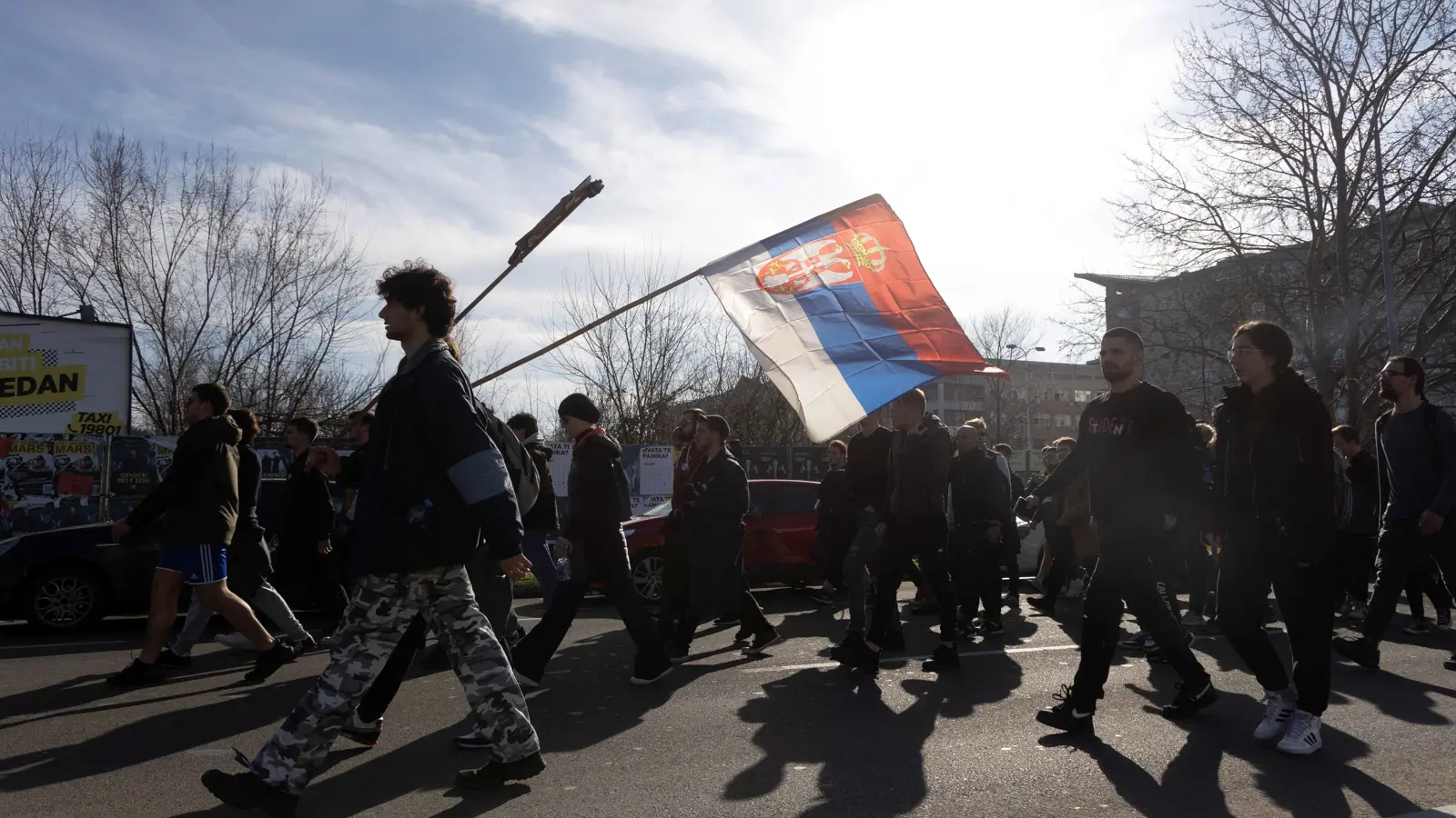 "مسيرة الجسور".. تعبئة طلابية واحتجاجات واسعة في صربيا