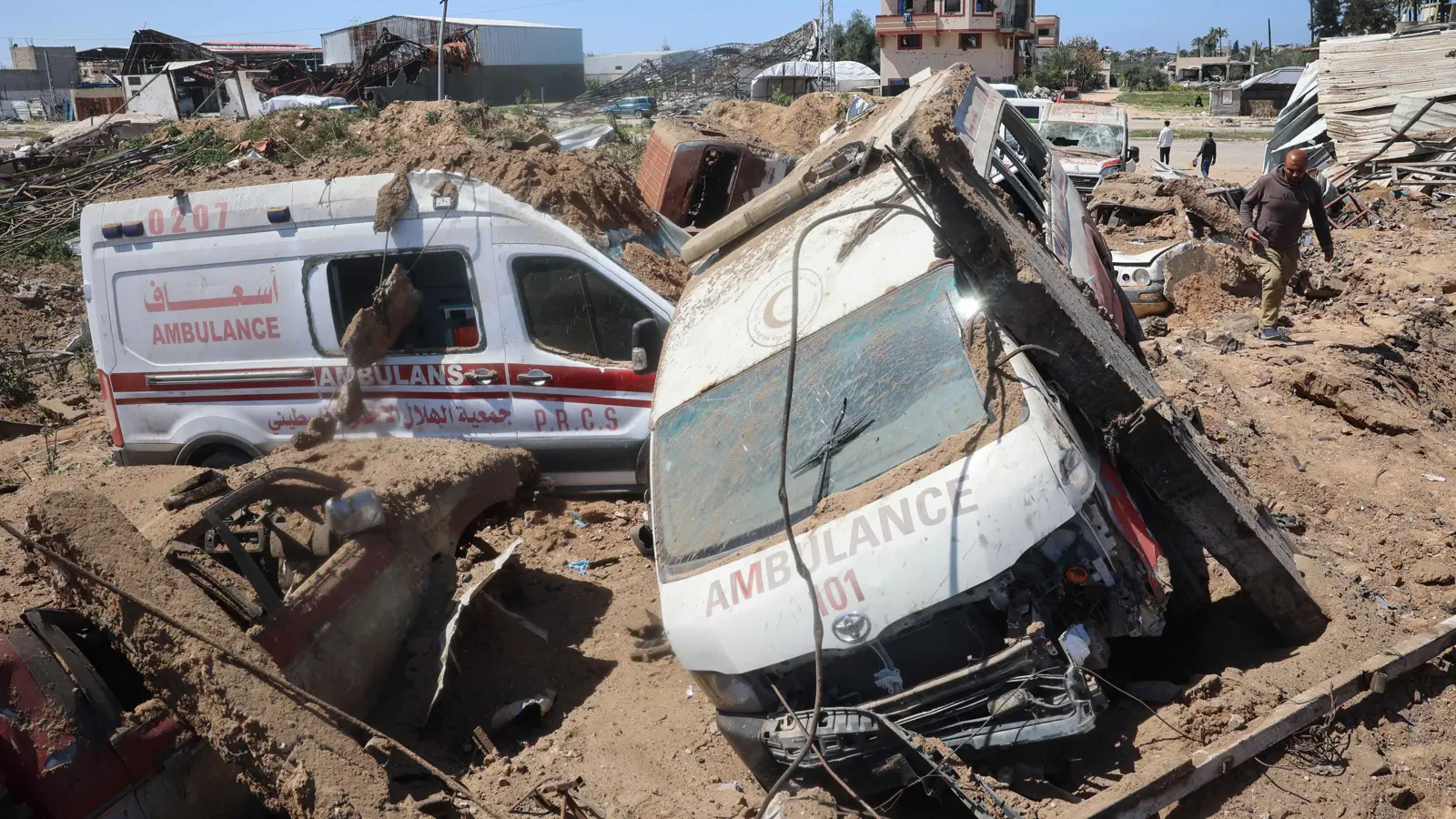 100 شاحنة خلال يوم.. الجيش الإسرائيلي يكثف من استهداف المركبات في غزة