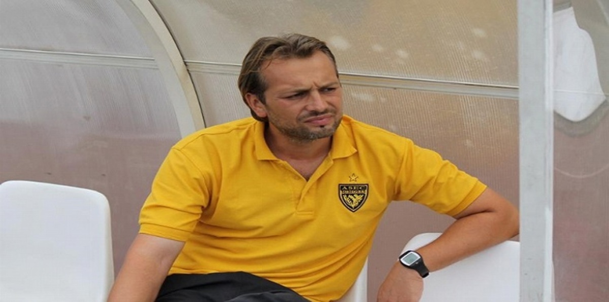 الوداد البيضاوي يواجه الزمالك المصري بمدربين مؤقتين