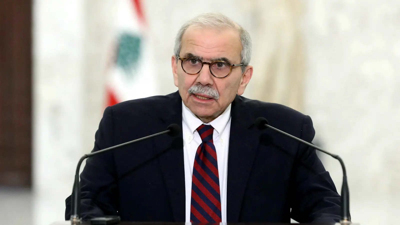 "حزب الله" يتهم الحكومة اللبنانية بـ"الانصياع" للإملاءات الأمريكية