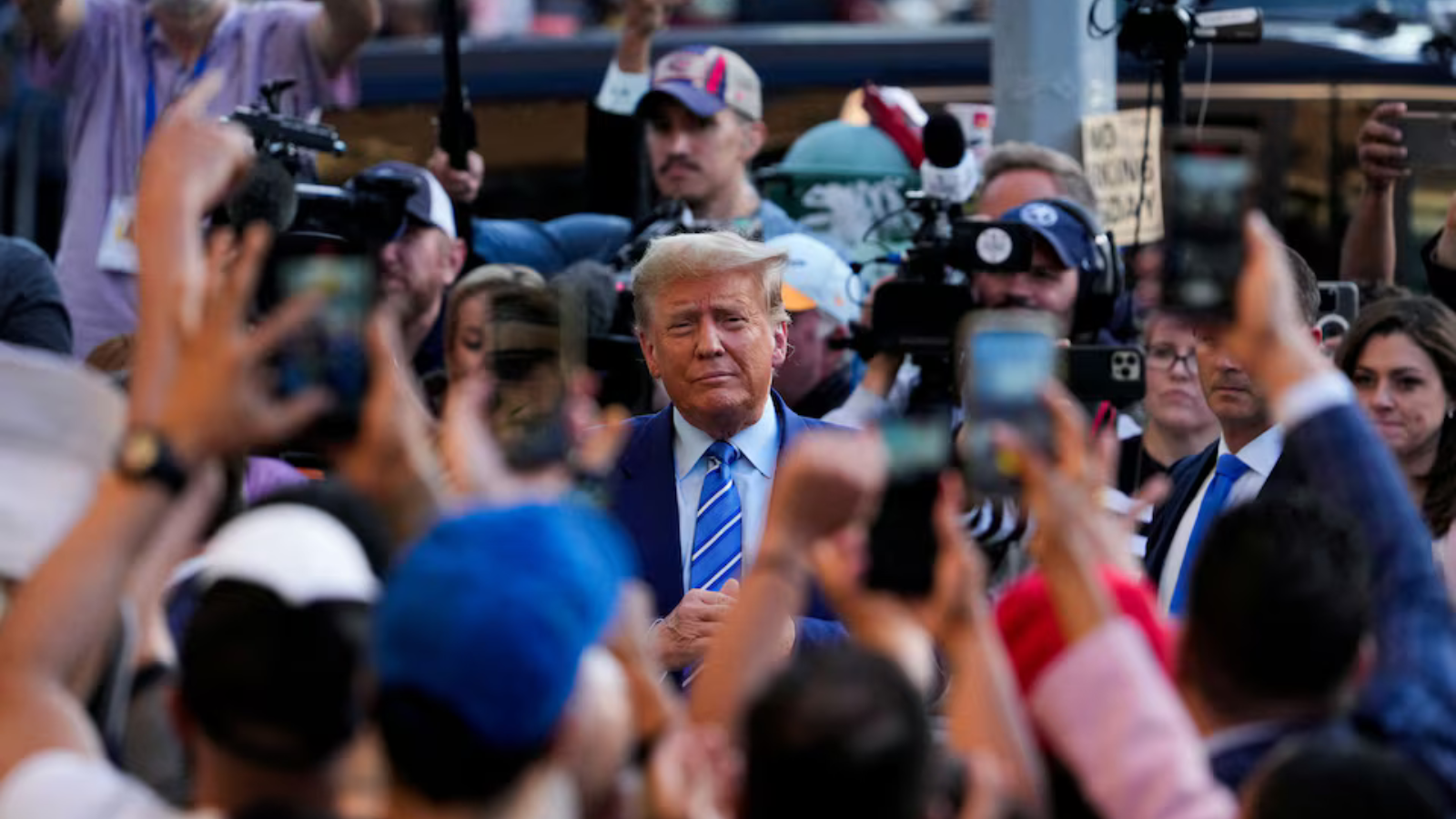 ترامب: "الاحتباس الحراري النووي" أكبر تهديد للبشرية