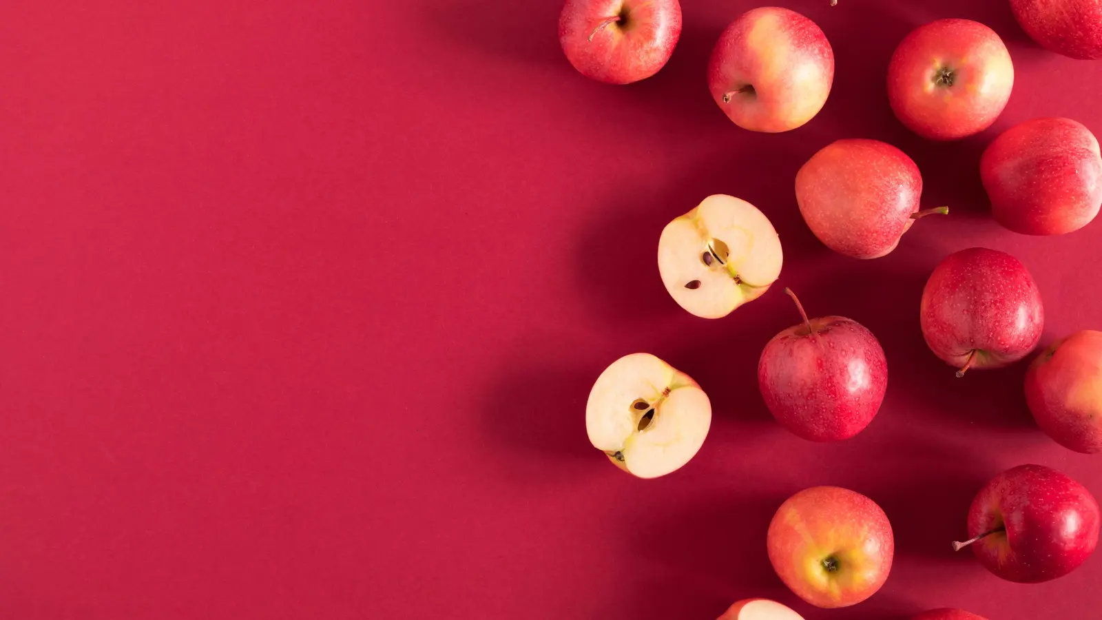 منها التفاح.. 5 فواكه حمراء تعزز صحة القلب