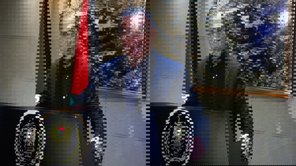 بعد تصريح لابيد بشأن حل الدولتين.. الرئاسة الفلسطينية: لا نثق بهم