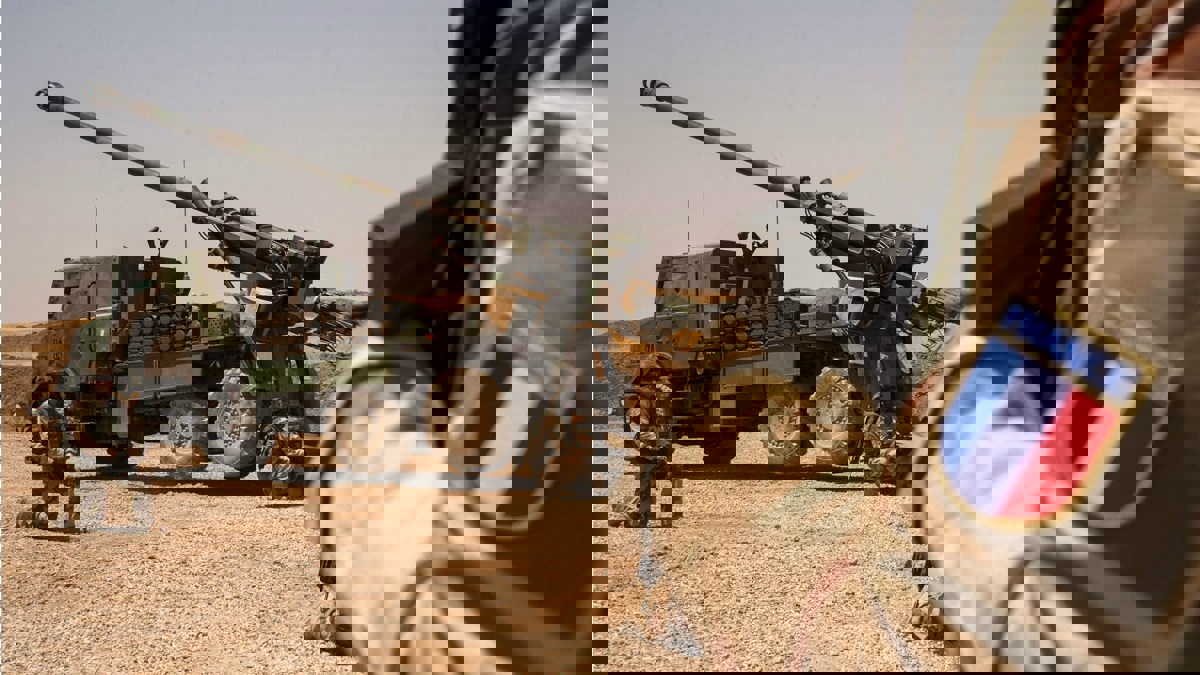 باريس تعلن انتهاء مهمة المدفعية الفرنسية بين العراق وسوريا‎