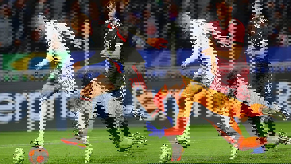 إسلام سليماني سجل هدفين.. ليون يهزم سبارتا براغ ويتأهل لدور الـ32 في الدوري الأوروبي