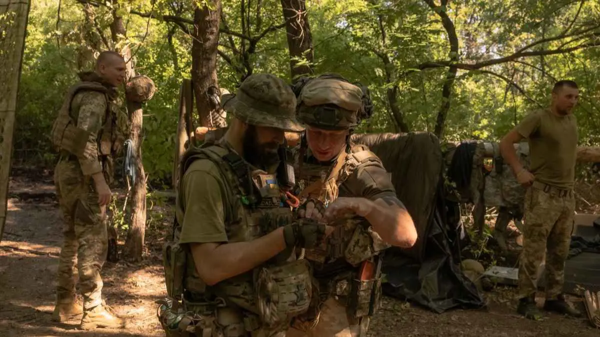 الجيش الروسي يواصل تقدمه في بوكروفسك ويسيطر على بلدة جديدة