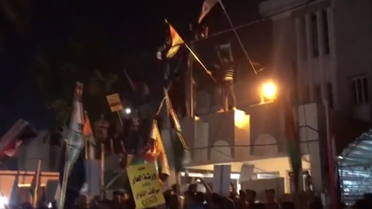 مصدر عراقي لـ"إرم نيوز": اقتحام السفارة البحرينية نفذته كتائب حزب الله