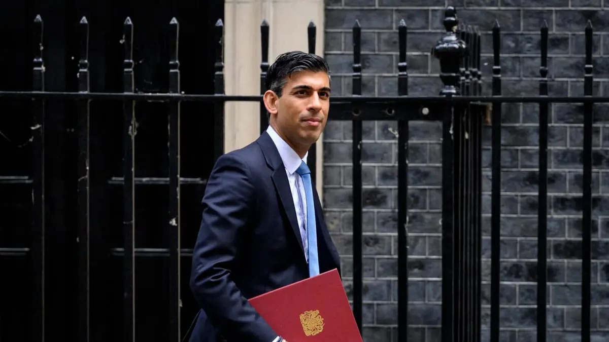 "أكثر ثراء من أن يكون رئيسا للوزراء".. ريشي سوناك في مرمى الانتقادات

