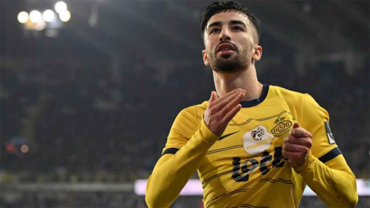 فولفسبورغ يضم الجزائري محمد الأمين عمورة