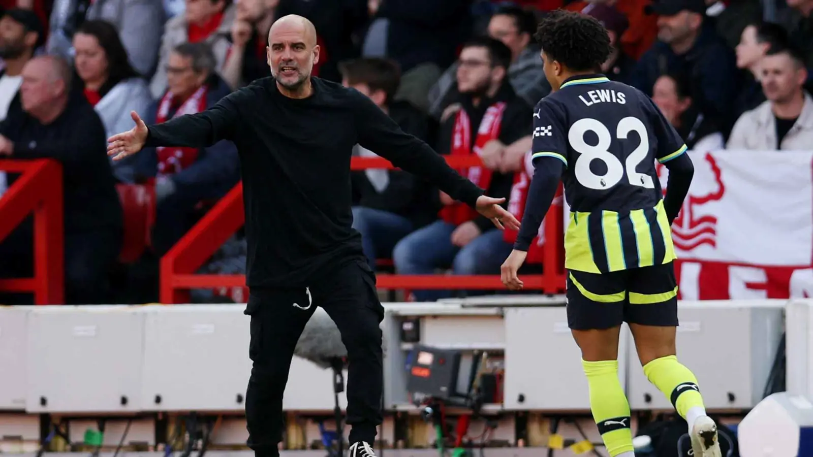 "الانتصارات لا تأتي من السماء".. غوارديولا يصعق لاعبيه بعد خسارة مانشستر سيتي