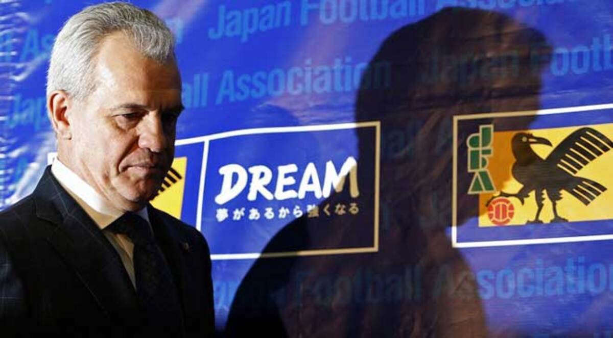 اليابان تنهي عقد المدرب أجيري