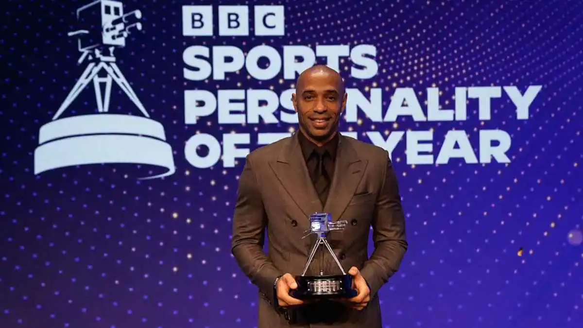 في عامه الـ48.. تييري هنري يستعرض لياقته البدنية المذهلة (فيديو)