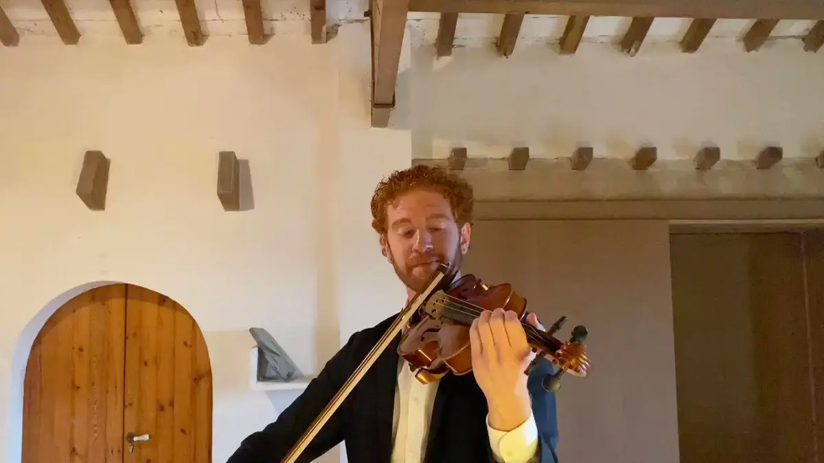 الأردني "ليث صديق" يفوز بجائزة أفضل فنان عالمي لعام 2020