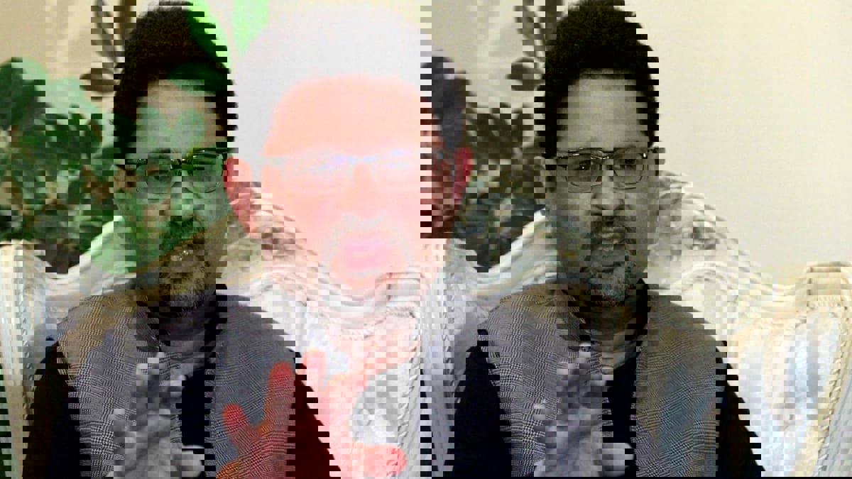 وسط تفاقم الأزمة الاقتصادية.. وزير المالية الباكستاني يستقيل من منصبه