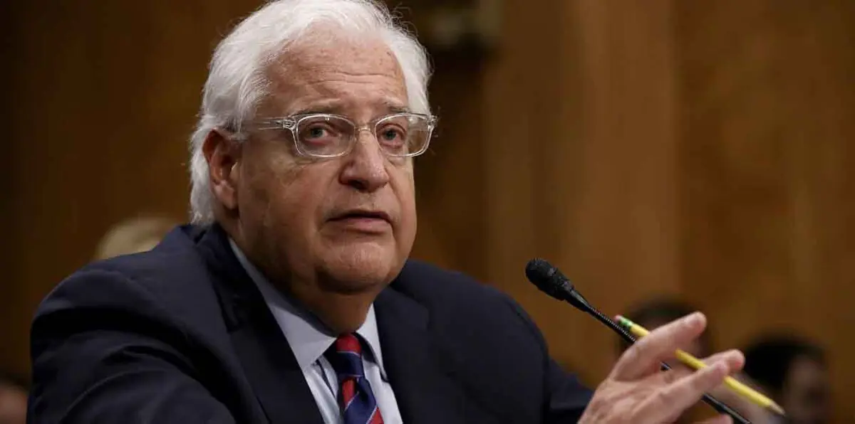 مناقضًا تصريحه السابق.. فريدمان: لا نسعى لاستبدال عباس