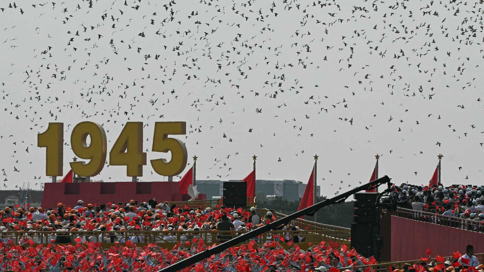 نووي على الأرض وحمام في السماء.. الصين تختتم احتفالات "يوم النصر" (فيديو)