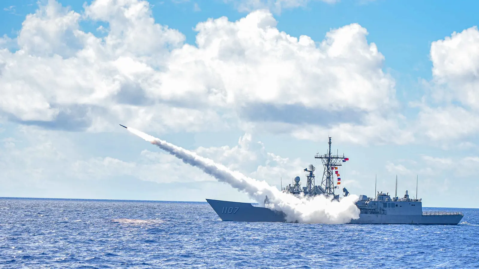 تايوان تختبر جاهزيتها الدفاعية قبيل جولة رئيسها في المحيط الهادئ