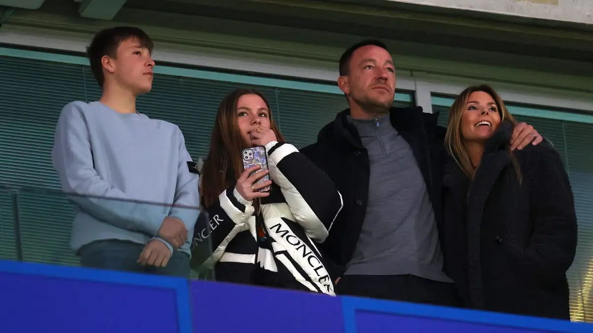 جون تيري أسطورة تشيلسي ينضم إلى عرض لشراء النادي