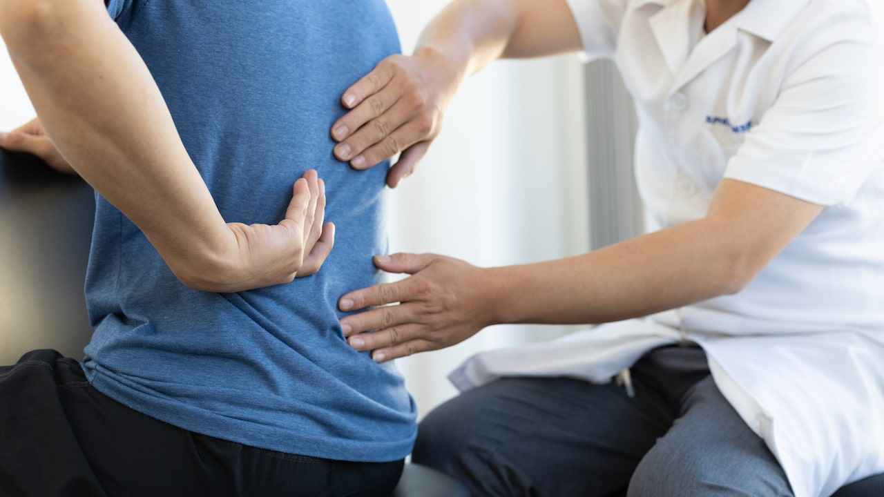 "نخاع عظمي".. علاج ثوري لمرضى آلام الظهر دون جراحة