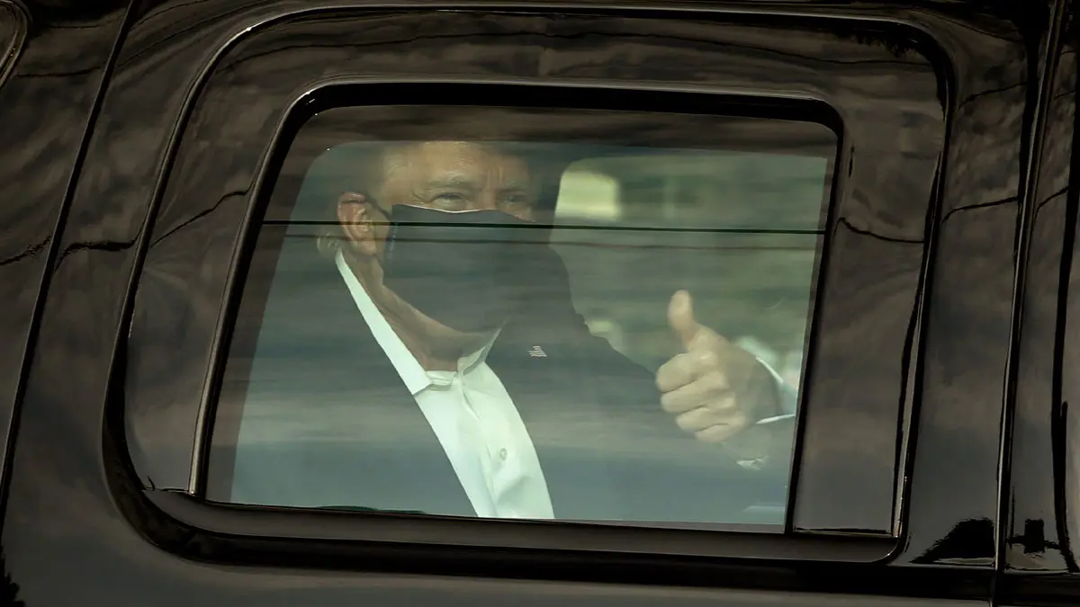 ترامب: سأغادر المستشفى الإثنين ولا تخافوا من كورونا