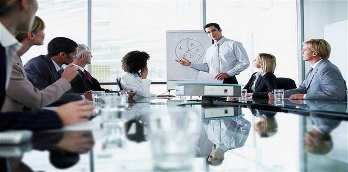 أنماط التوظيف في الخليج تتغير: ازدهار قطاع الاستشارات وتراجع في البنوك