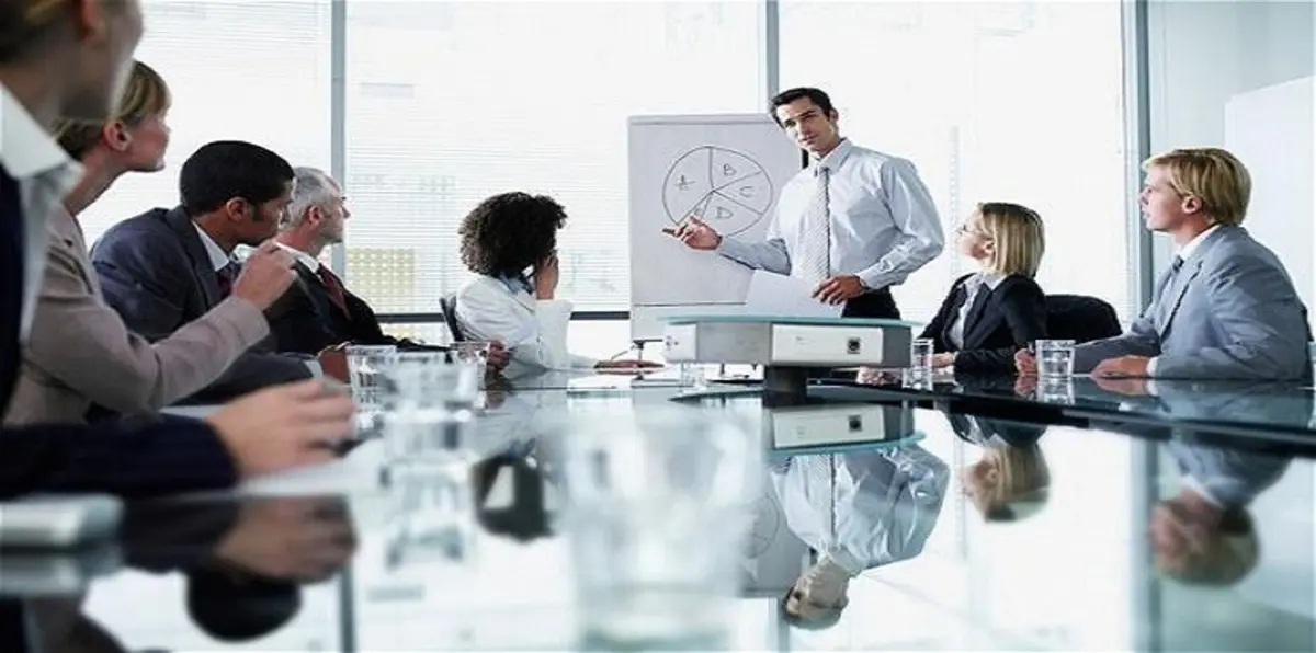 أنماط التوظيف في الخليج تتغير: ازدهار قطاع الاستشارات وتراجع في البنوك