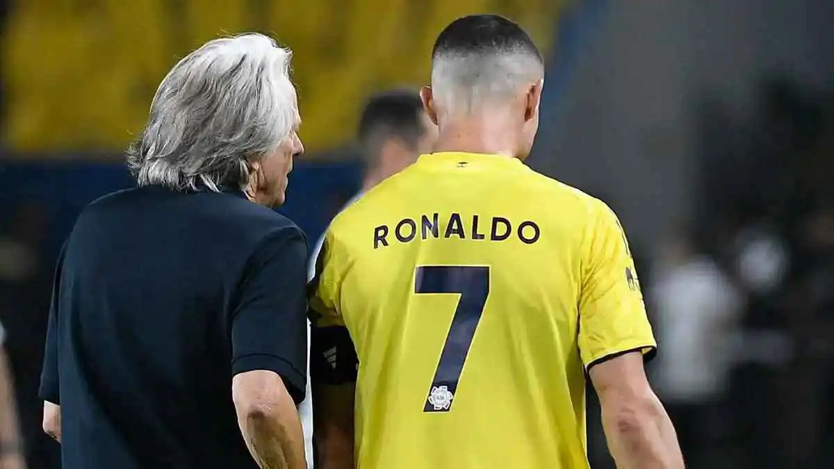 مفاجأة.. جيسوس يبحث عن بديل لكريستيانو رونالدو