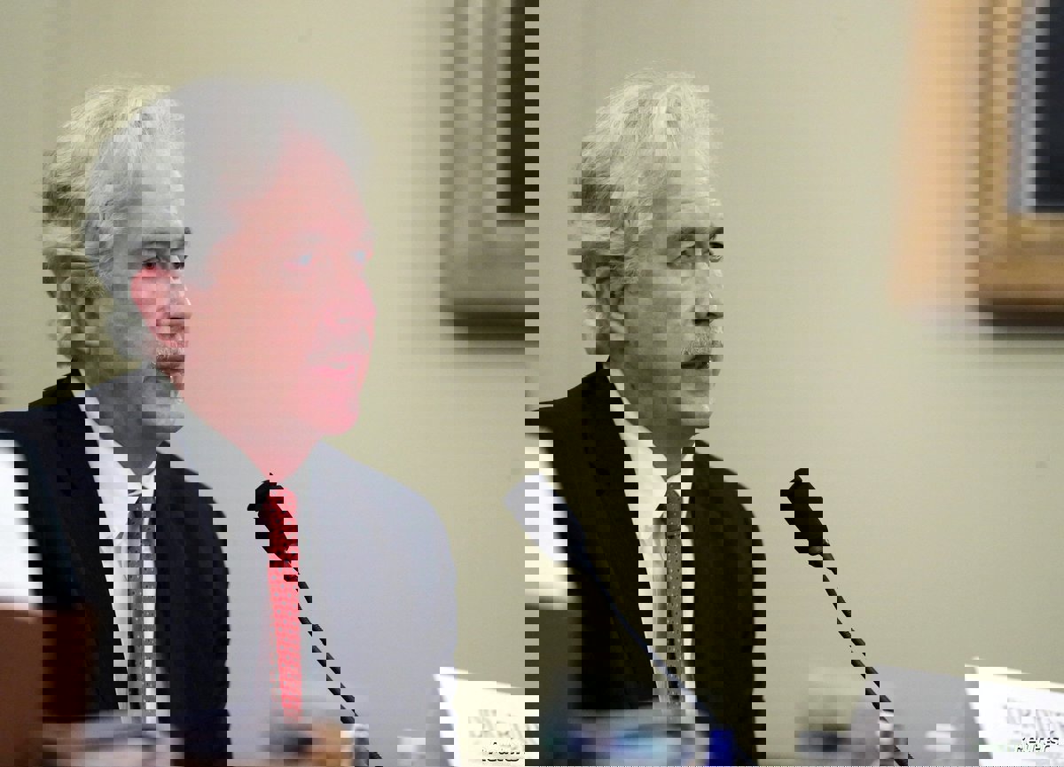 في أول زيارة لليبيا.. مدير وكالة الاستخبارات الأمريكية يلتقي حفتر

