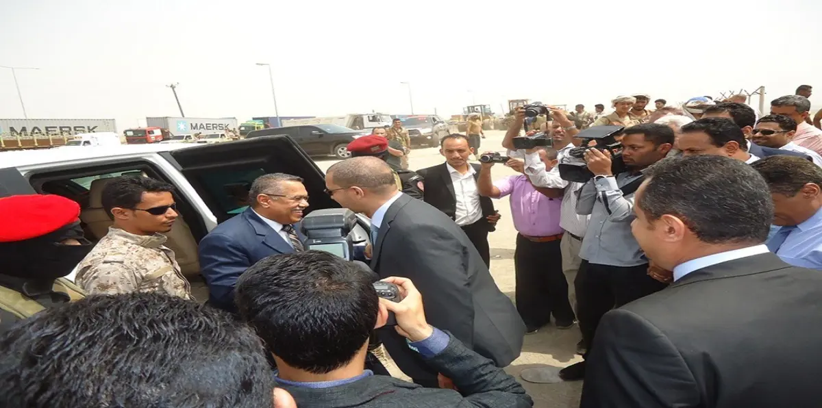 بن دغر يعلّق على تعيين معين عبدالملك خلفًا له في رئاسة الحكومة اليمنية