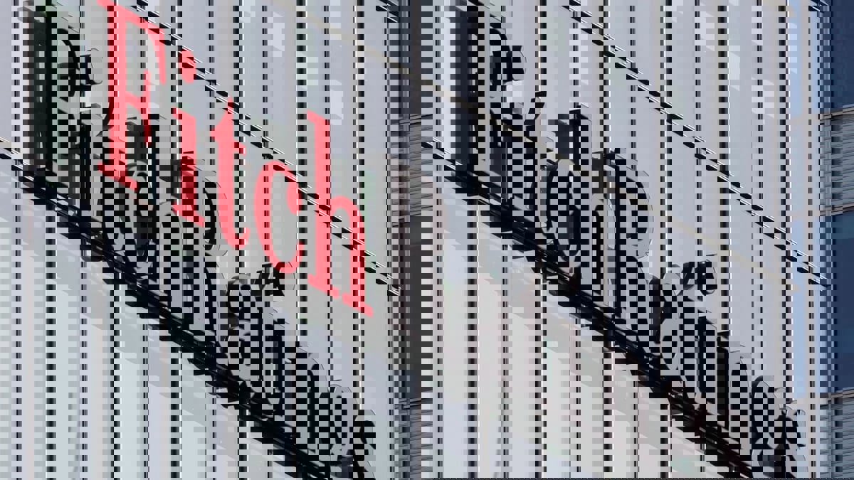 "فيتش" تكشف أسباب خفض التصنيف الائتماني للولايات المتحدة