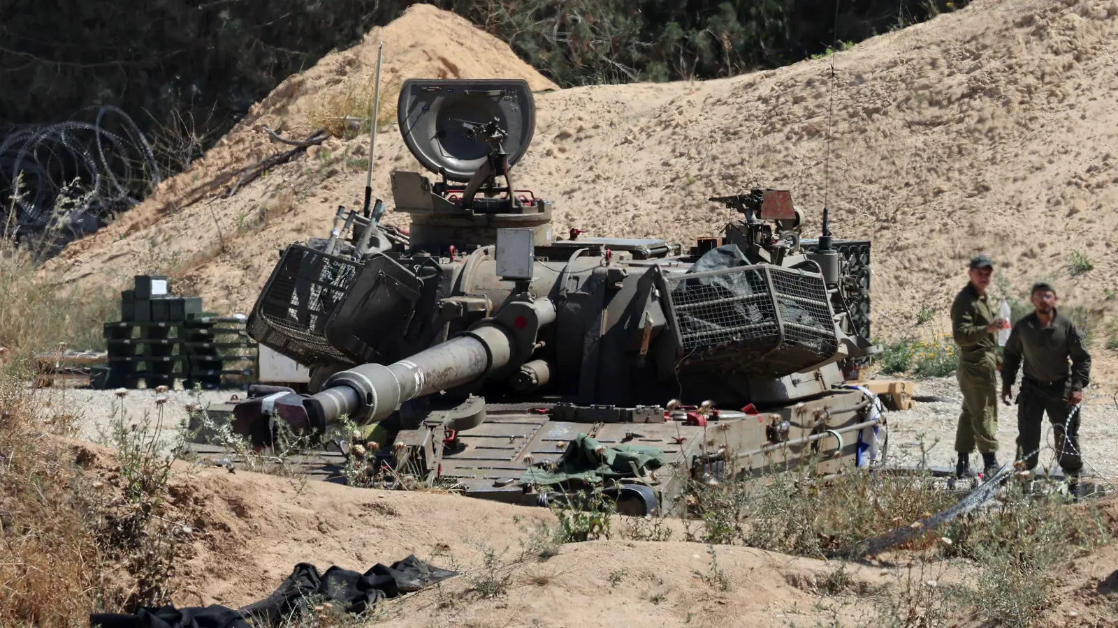 مدرعة وقوة إنقاذ.. تفاصيل كمين استهدف الجيش الإسرائيلي في خان يونس
