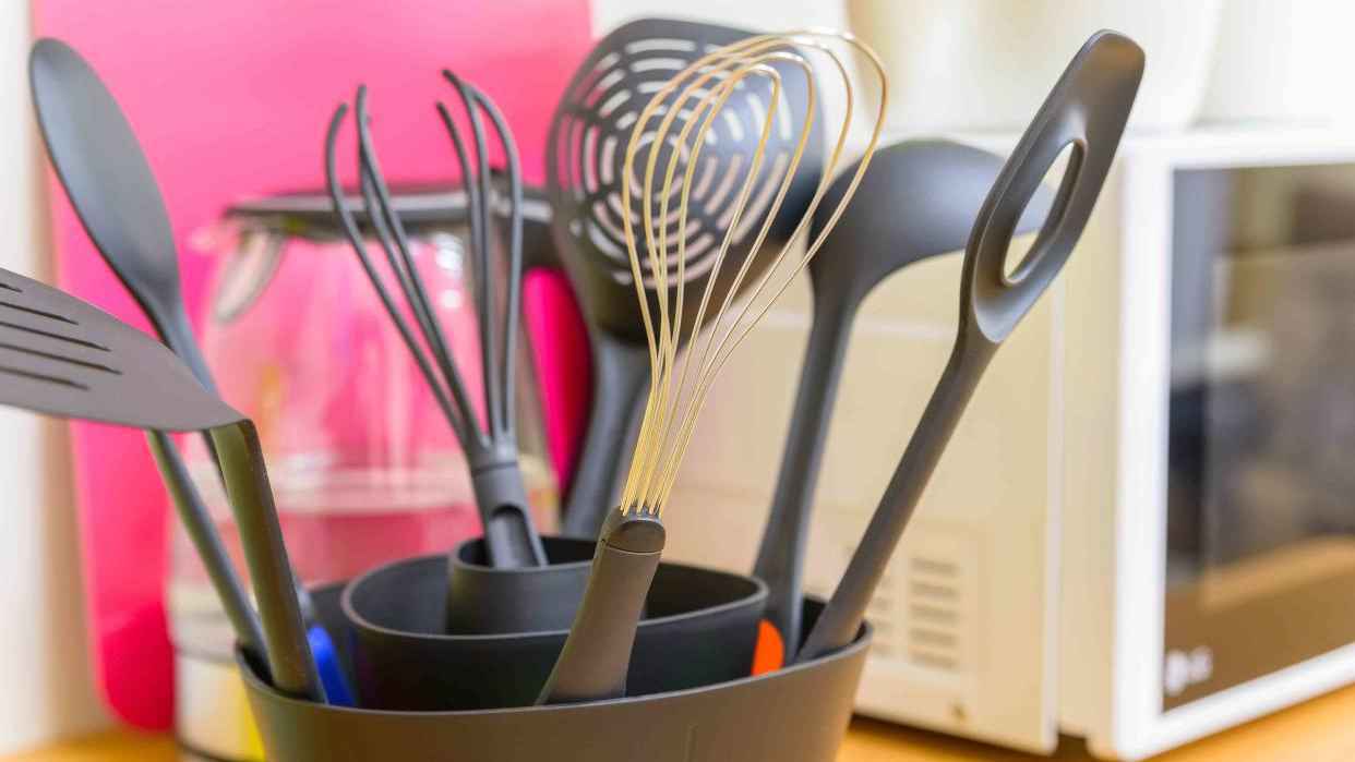 احذروا أدوات الطبخ البلاستيكية سوداء اللون