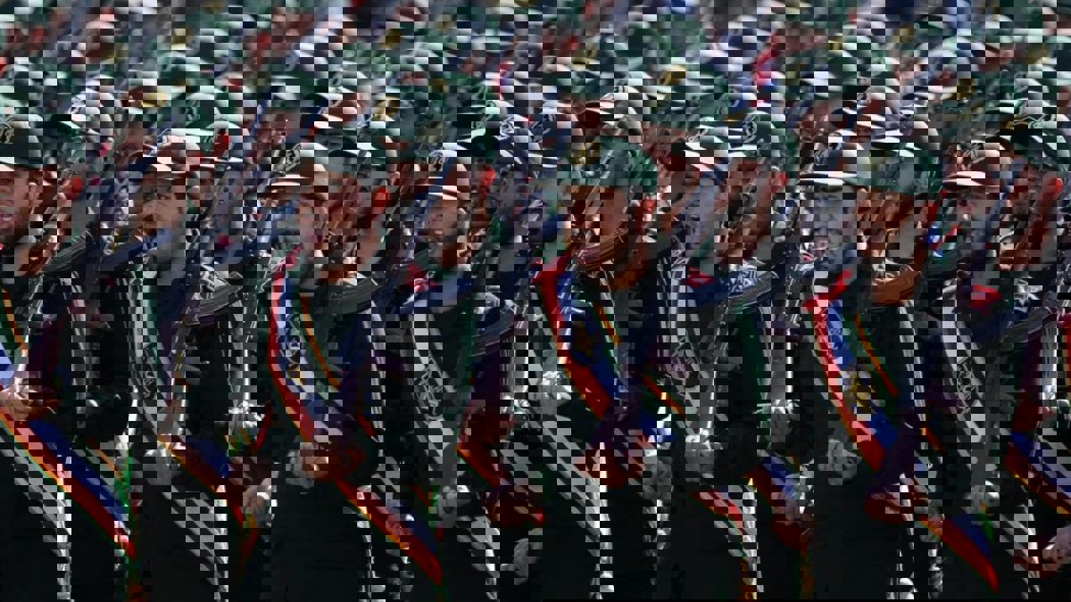 أنباء عن انتحار قائد بارز بالحرس الثوري الإيراني (صور)