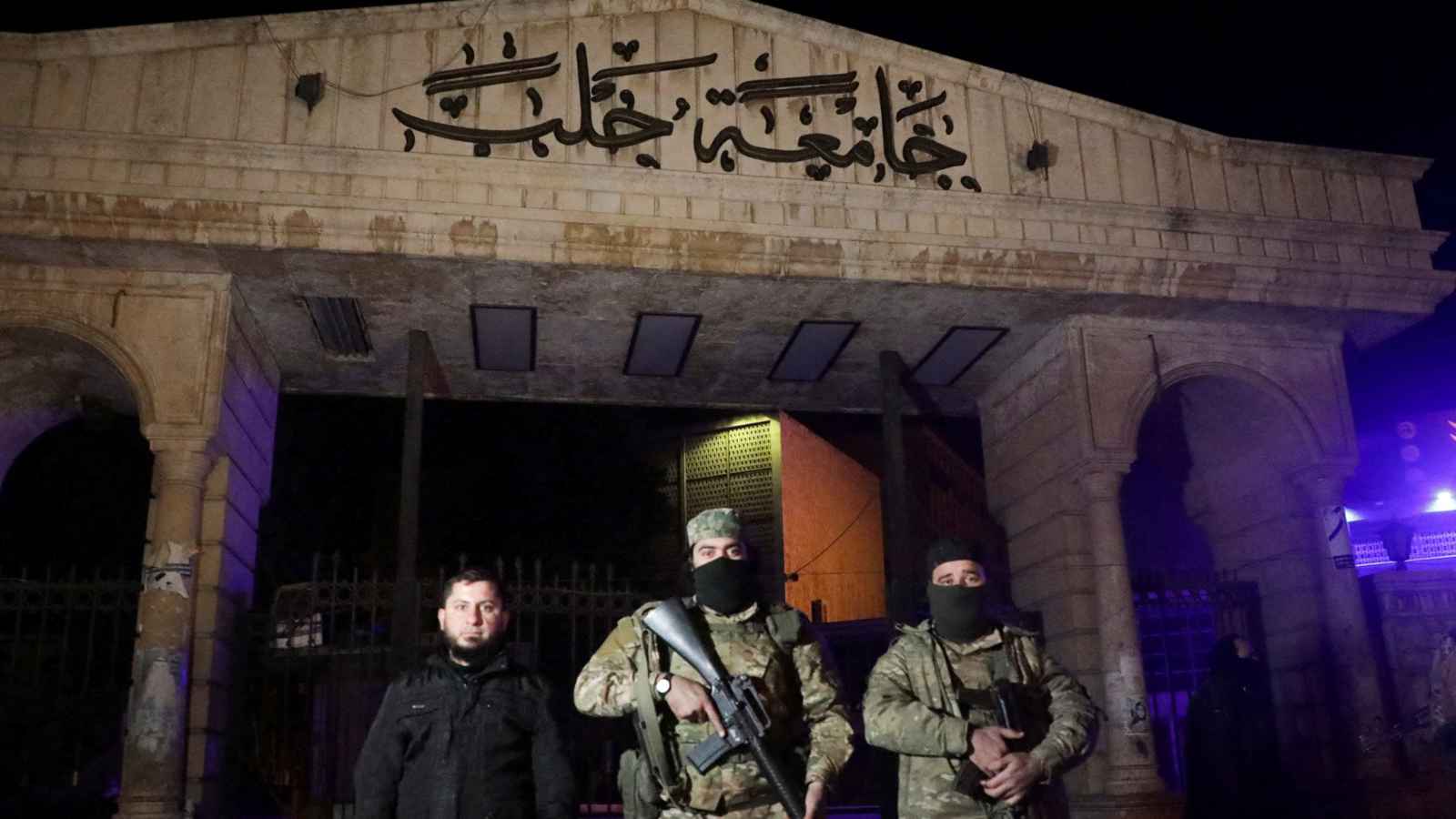 المرصد السوري: 5 قتلى في غارات روسية قرب جامعة حلب