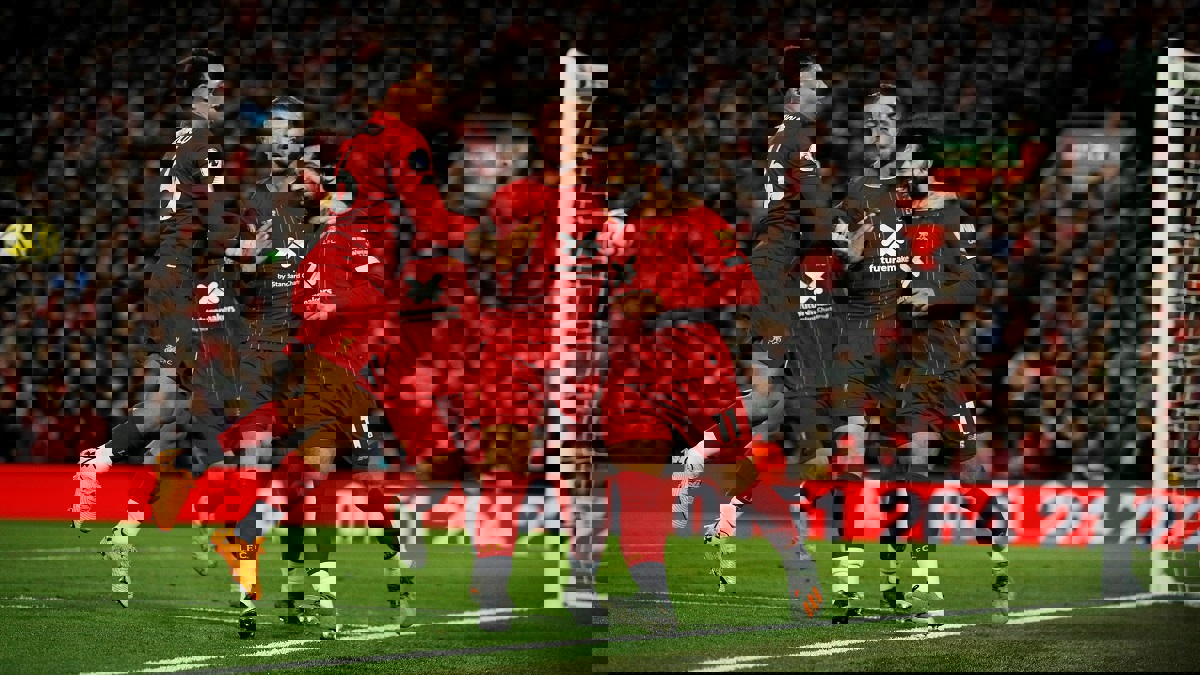 محمد صلاح يقود ليفربول لعبور توتنهام والابتعاد بصدارة ترتيب الدوري الإنجليزي (فيديو)