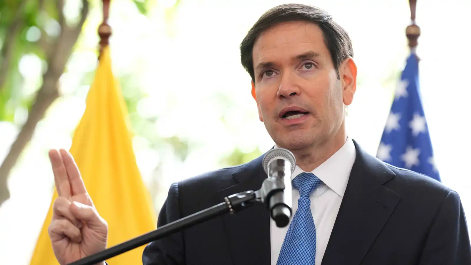 هدد باتخاذ "رد متناسب".. روبيو يعلق على سجن بولسوناريو 27 عاماً