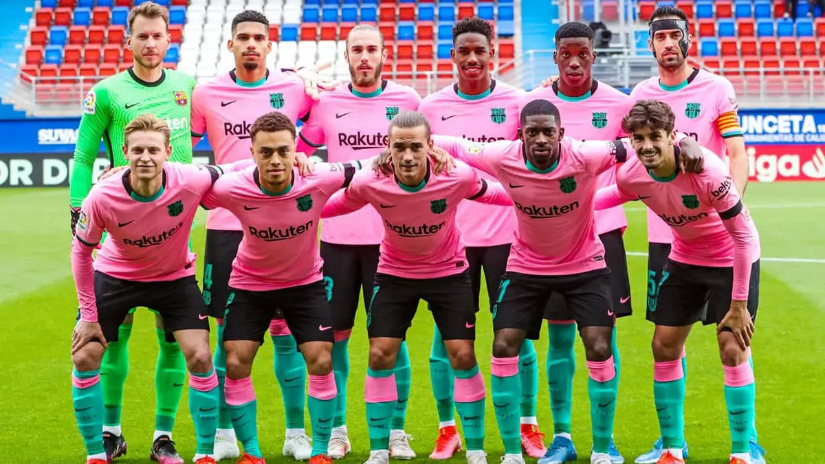 "آس" تكشف أبرز الراحلين عن صفوف برشلونة في الميركاتو المقبل