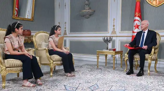 التوأم بيسان وبيلسان في ضيافة الرئيس التونسي 