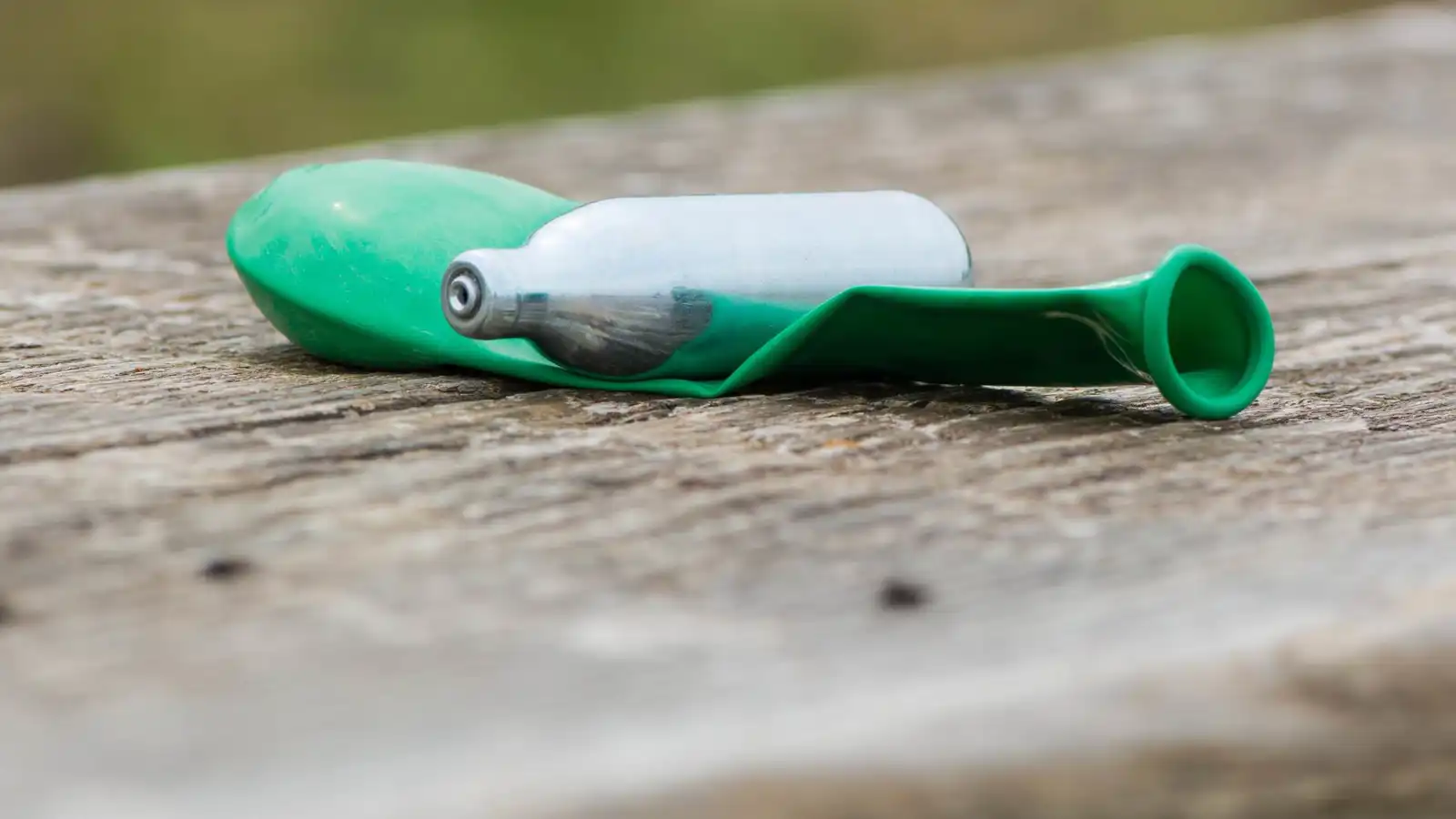 البرلمان الألماني يحظر بيع غاز الضحك للقاصرين